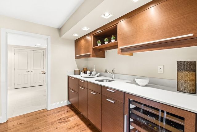 7 Wainwright Road 113, Winchester, MA 01890