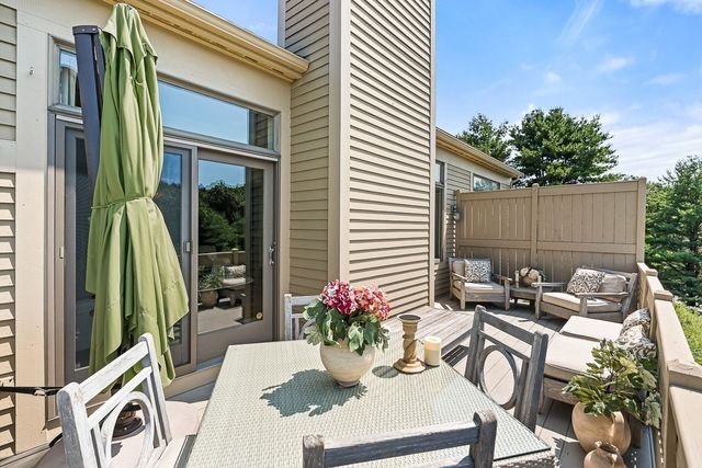 7 Wainwright Road 113, Winchester, MA 01890