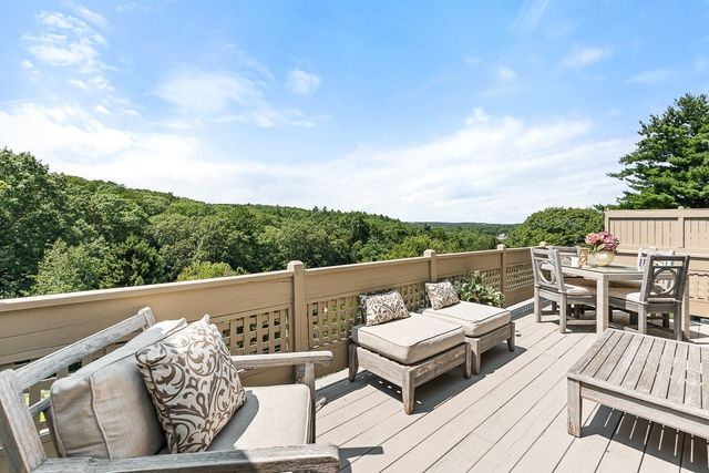 7 Wainwright Road 113, Winchester, MA 01890
