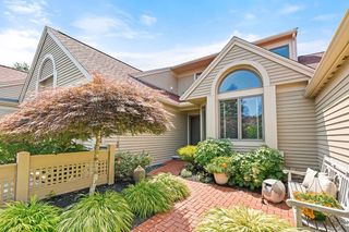 7 Wainwright Road 113, Winchester, MA 01890