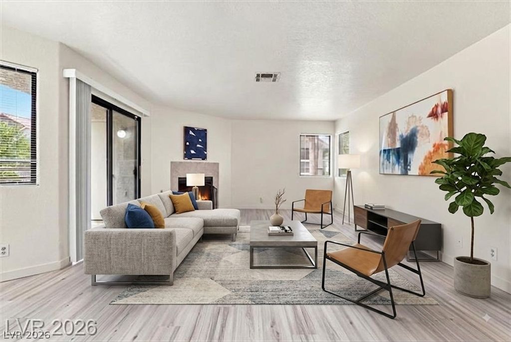 Image 7 of property listing at 5042 South Rainbow Boulevard 101, Las Vegas, NV 89118