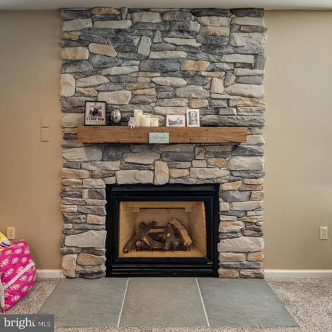 17 FIELD STONE DR, Cochranville, PA 19330