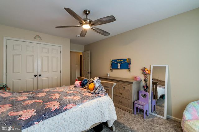 17 FIELD STONE DR, Cochranville, PA 19330