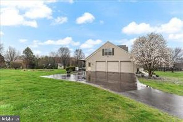 17 FIELD STONE DR, Cochranville, PA 19330