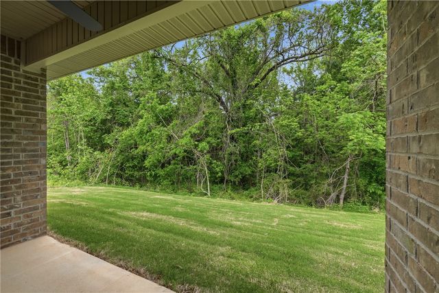1315 Valley Drive, Gentry, AR 72734