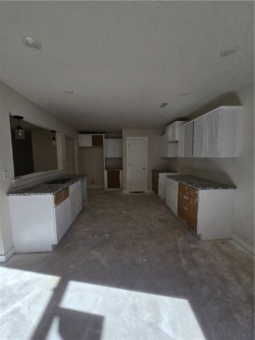 1315 Valley Drive, Gentry, AR 72734