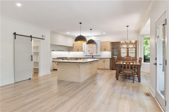 3620 NW Primrose Lane, Lee's Summit, MO 64064