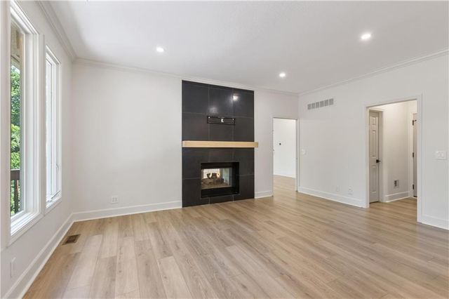 3620 NW Primrose Lane, Lee's Summit, MO 64064
