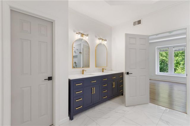 3620 NW Primrose Lane, Lee's Summit, MO 64064