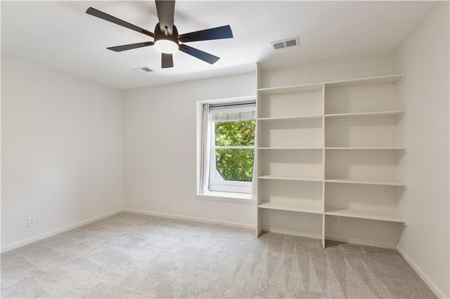 3620 NW Primrose Lane, Lee's Summit, MO 64064