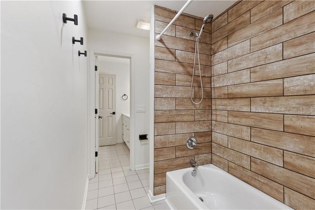 3620 NW Primrose Lane, Lee's Summit, MO 64064