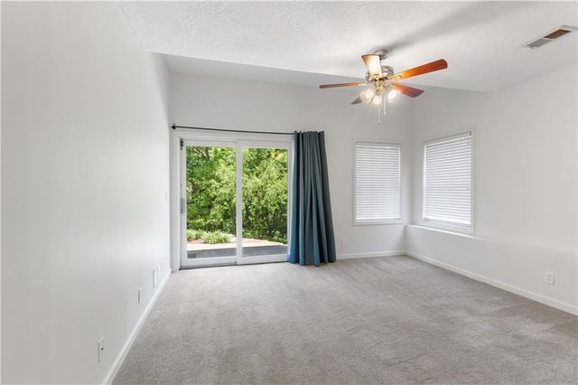 3620 NW Primrose Lane, Lee's Summit, MO 64064