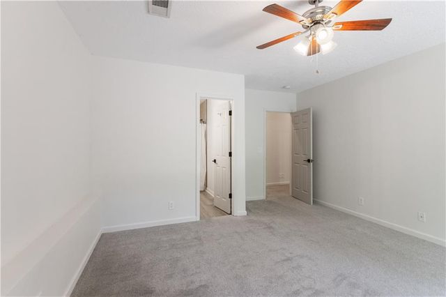 3620 NW Primrose Lane, Lee's Summit, MO 64064