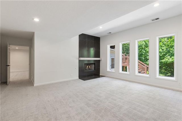 3620 NW Primrose Lane, Lee's Summit, MO 64064