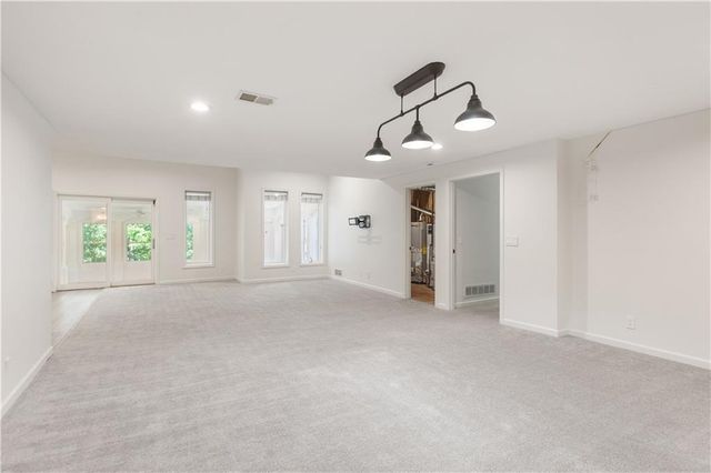 3620 NW Primrose Lane, Lee's Summit, MO 64064