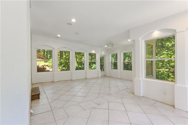 3620 NW Primrose Lane, Lee's Summit, MO 64064