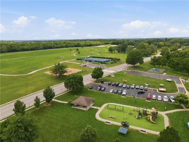 3620 NW Primrose Lane, Lee's Summit, MO 64064