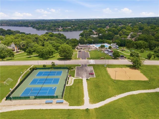 3620 NW Primrose Lane, Lee's Summit, MO 64064