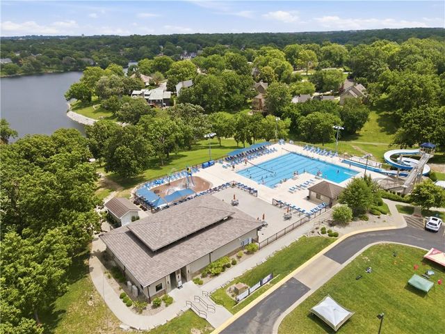 3620 NW Primrose Lane, Lee's Summit, MO 64064