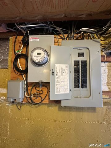 1031 Meriden Road, Waterbury, CT 06705