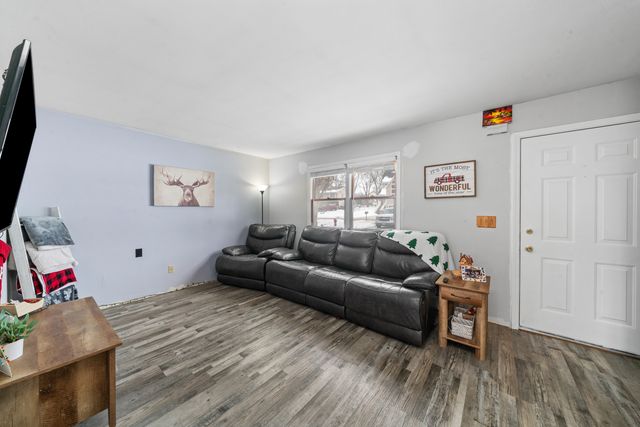 1226 Lakewood Drive, Lake Holiday, IL 60552