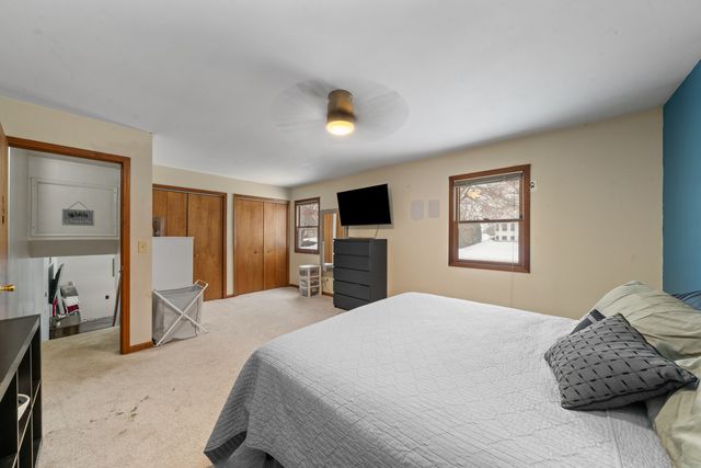 1226 Lakewood Drive, Lake Holiday, IL 60552