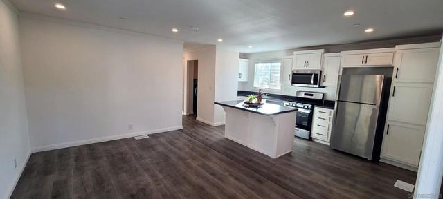 29763 Margale L, Vista, CA 92084