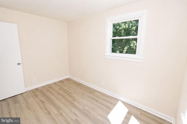111--113 BARCLAY ST, Burlington, NJ 08016