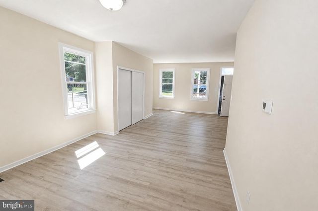 111--113 BARCLAY ST, Burlington, NJ 08016