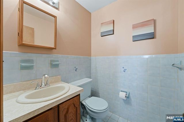 69 Henry Street 1, Elmwood Park, NJ 07407