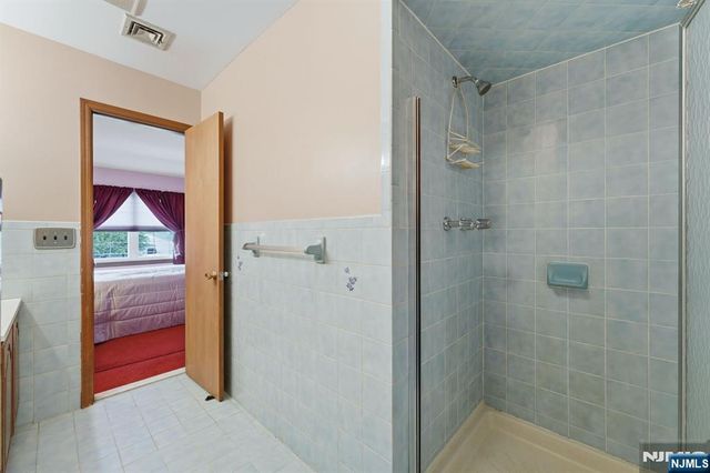 69 Henry Street 1, Elmwood Park, NJ 07407