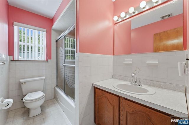 69 Henry Street 1, Elmwood Park, NJ 07407