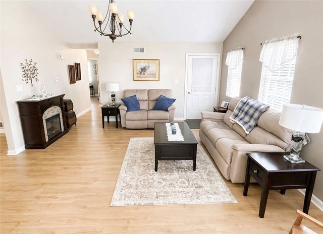 201 Wimbledon Drive, Mt Pleasant Twp, PA 15666
