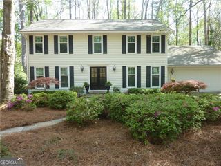 615 Lake Forest Court, Roswell, GA 30076