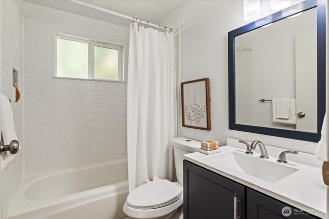 12026 40th Avenue NE, Seattle, WA 98125