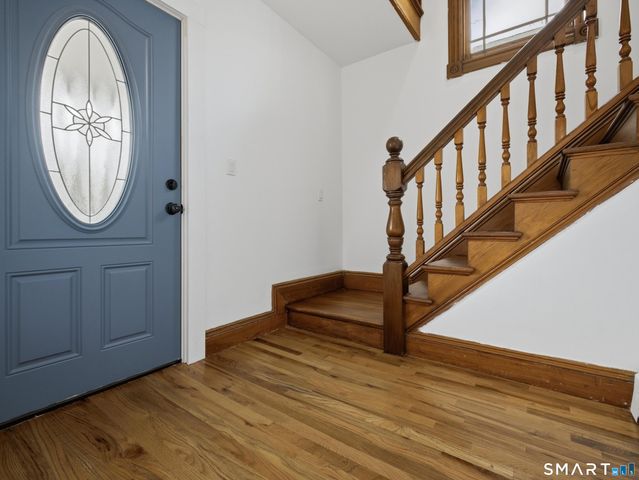 35 Moore Avenue, New London, CT 06320