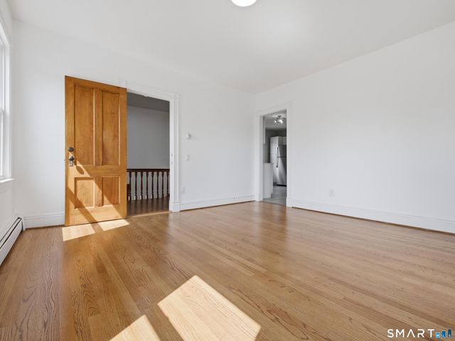 35 Moore Avenue, New London, CT 06320