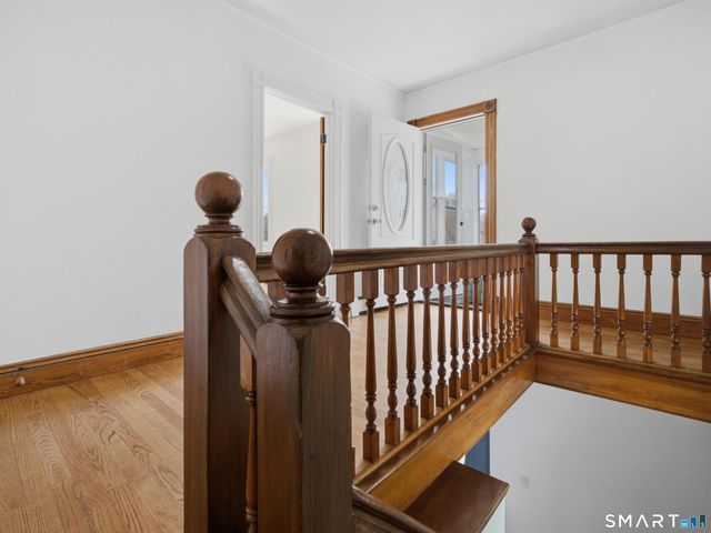 35 Moore Avenue, New London, CT 06320