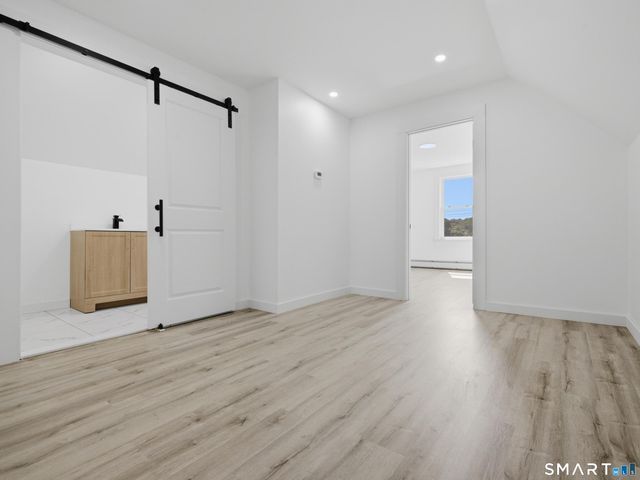 35 Moore Avenue, New London, CT 06320
