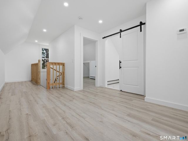 35 Moore Avenue, New London, CT 06320