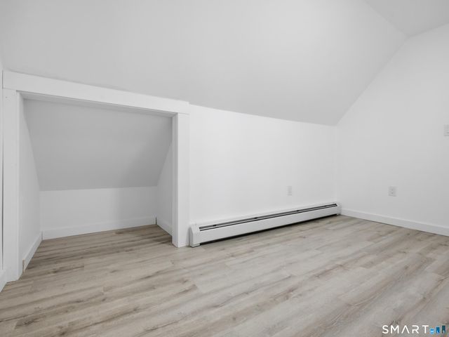 35 Moore Avenue, New London, CT 06320