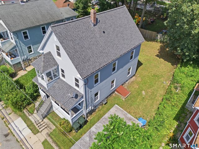 35 Moore Avenue, New London, CT 06320