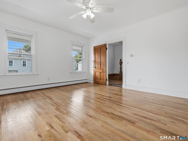 35 Moore Avenue, New London, CT 06320