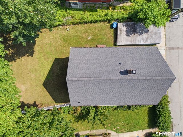35 Moore Avenue, New London, CT 06320