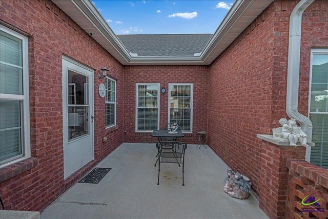 264 Lillian Drive, Byron, GA 31008