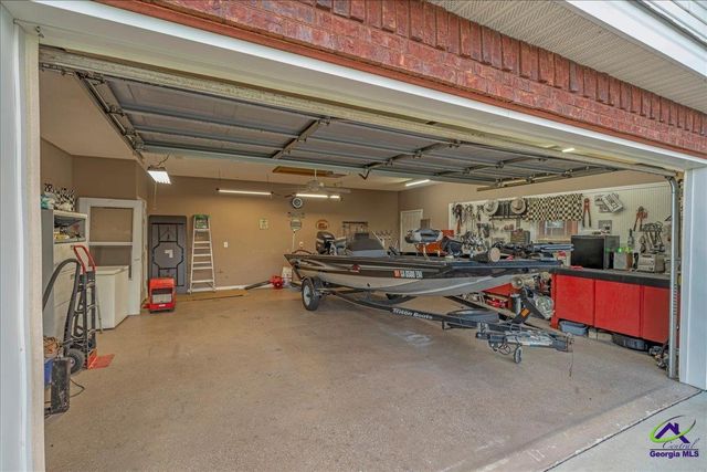 264 Lillian Drive, Byron, GA 31008