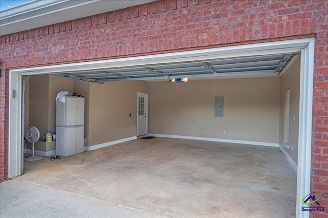 264 Lillian Drive, Byron, GA 31008