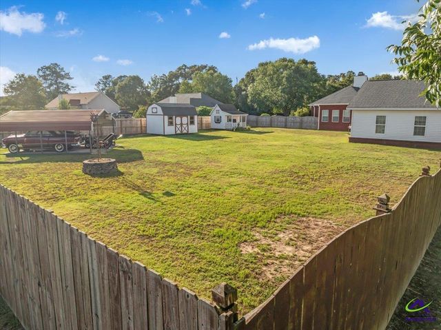 264 Lillian Drive, Byron, GA 31008