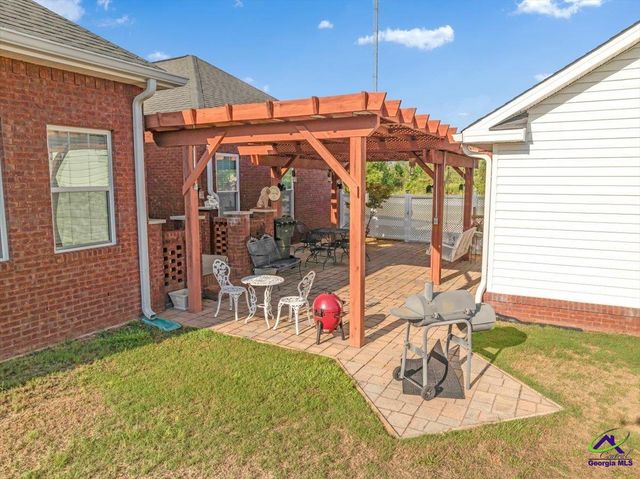 264 Lillian Drive, Byron, GA 31008