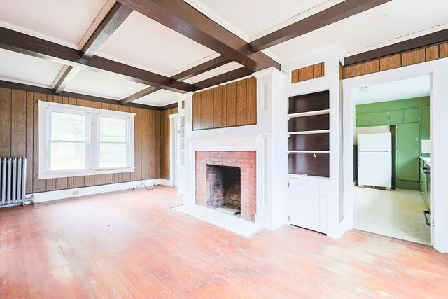 71 W Main St, West Brookfield, MA 01585